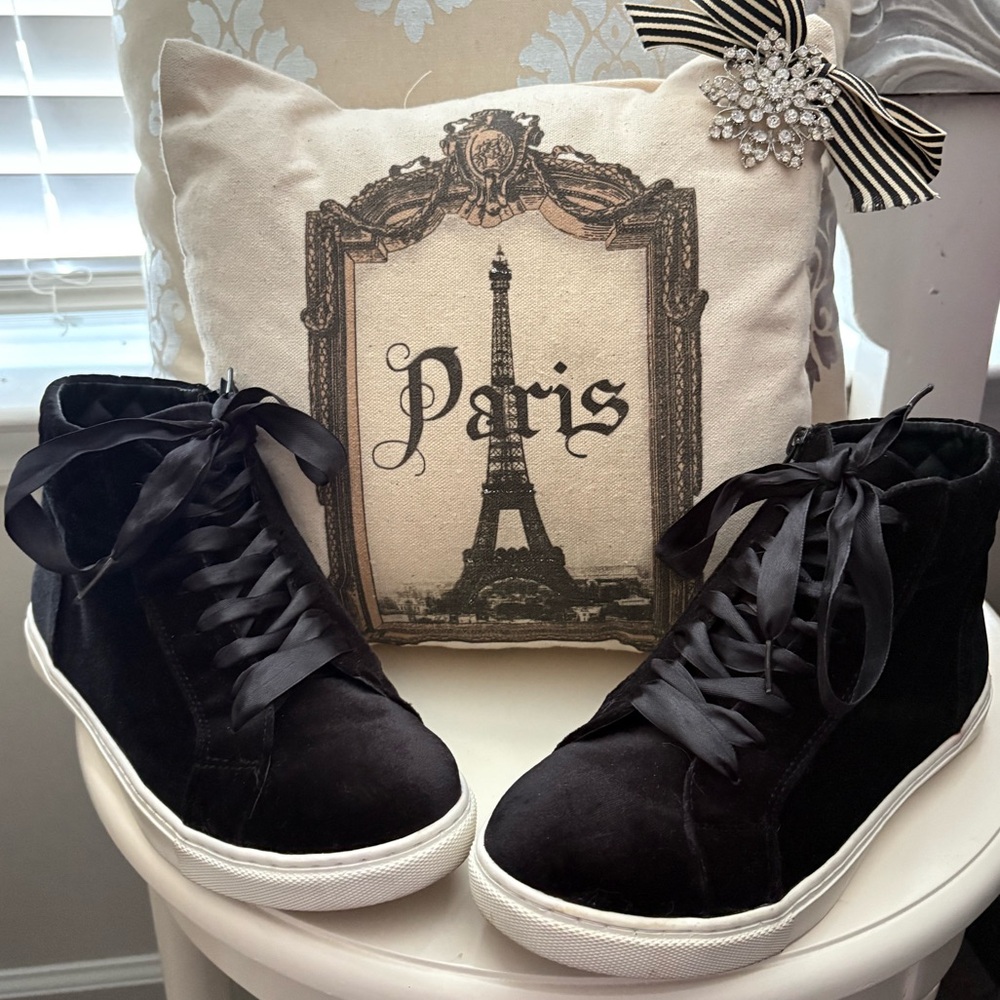 Steve Madden Black Velvet Sneakers